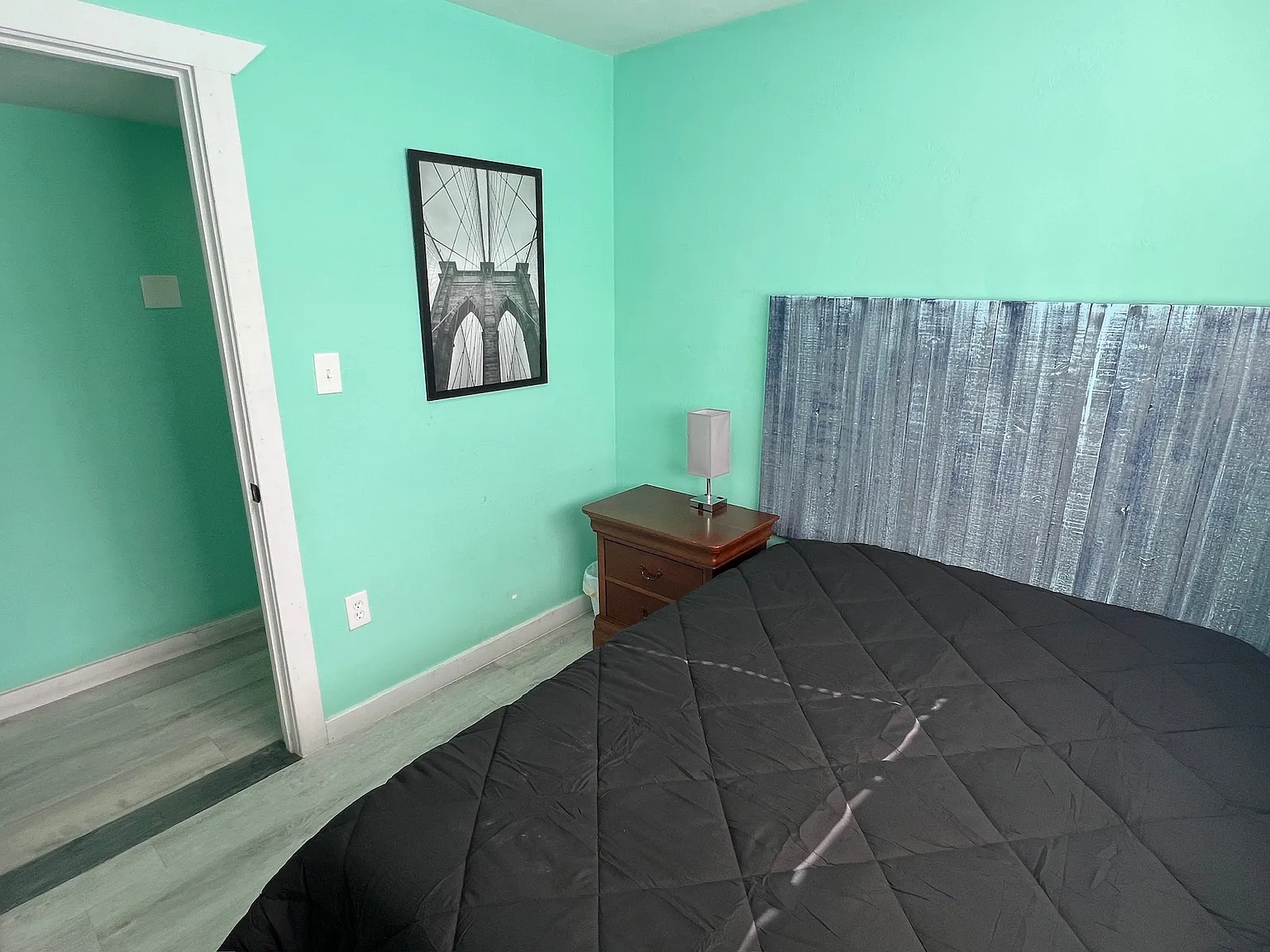 5 bed, 1500 sqft, $775 — Photo 1
