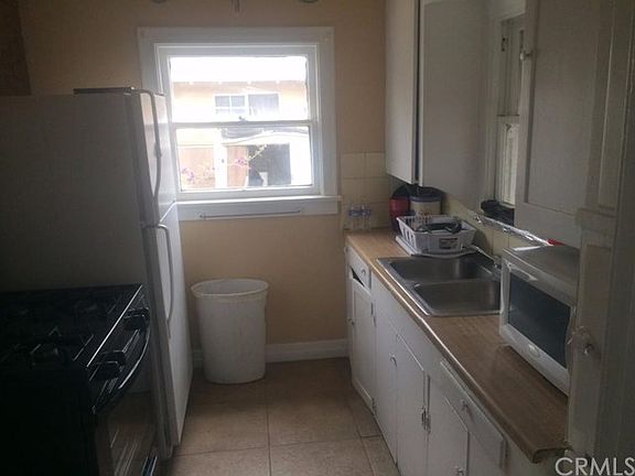 5th image of 820 S Santa Fe Ave