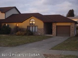 40 Wyndwood Dr, Wilkes Barre, PA 18705
