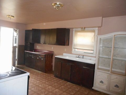 4th image of 1125 Wyoming St