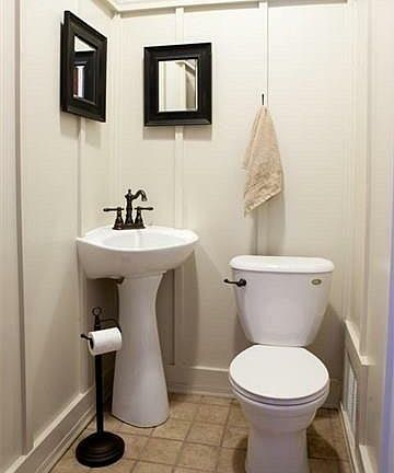 1/2 Bathroom first level