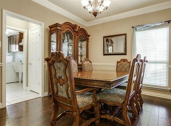 4th image of 9124 Bradley Dr
