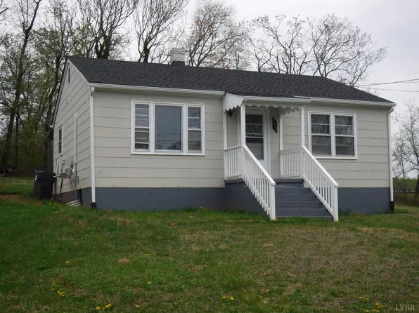 1030 Piedmont St, Bedford, VA 24523