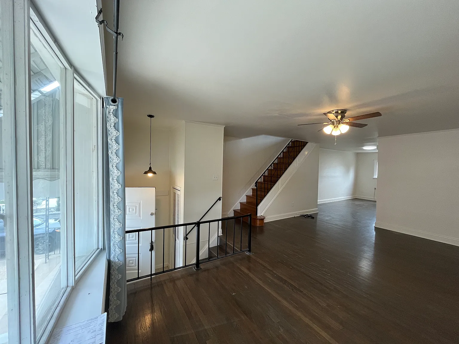 3 bed, 1296 sqft, $2,200 — Photo 3