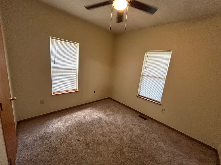 216 N Fern St — Photo 10