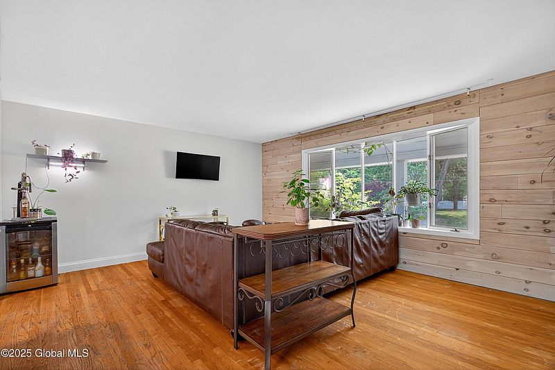 5th image of 6 Southcrest Drive