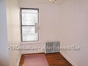 2nd image of 400 W 40th St