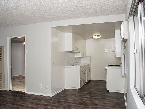 5th image of 420 Burchett St APT 7
