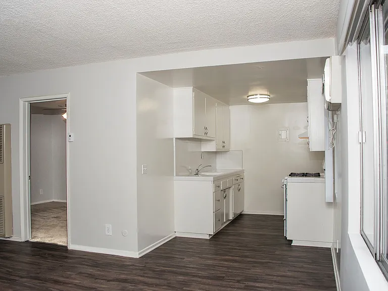 420 Burchett St — Photo 21