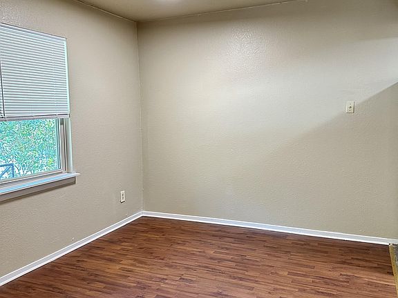 3rd image of 1016 E Walker St #5