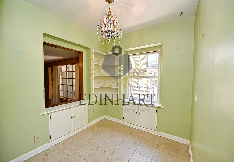 145 E University Ave — Photo 24