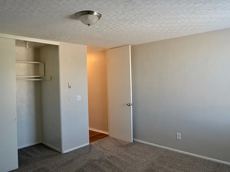 593 W Crestline Ave — Photo 6