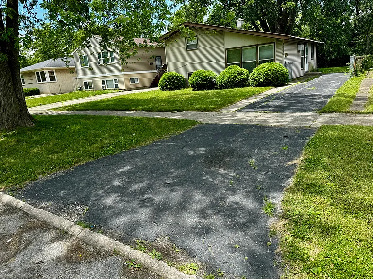 Justine St — Photo 16