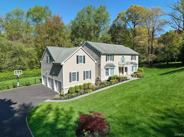 23 Round Hill Road, Scarsdale, NY 10583