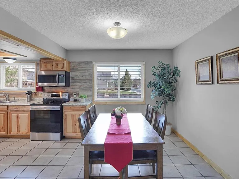7655 Hickorywood Dr — Photo 6