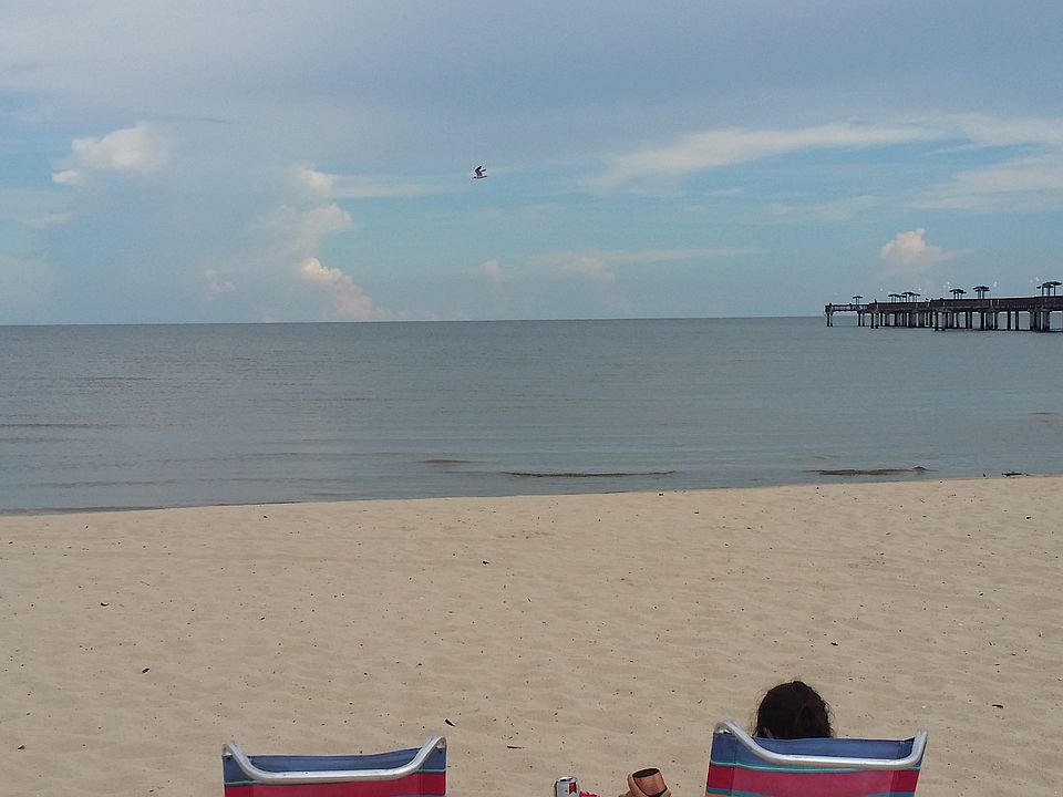 The beach and Garfield pier