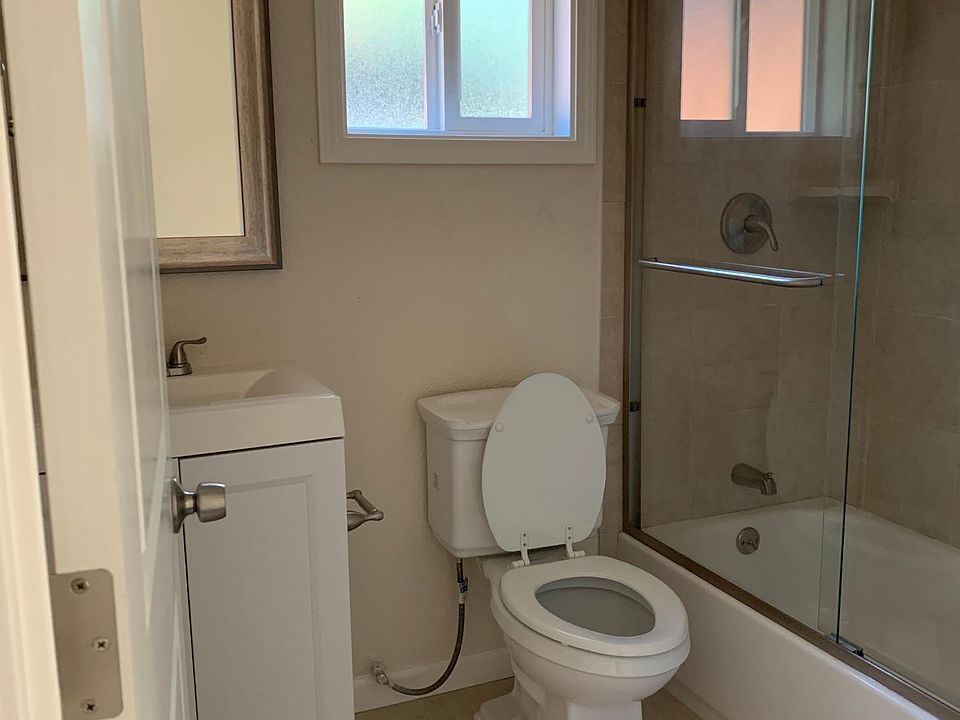 1st image of 619 W 16th St