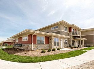 W263N2060 Fieldhack Dr UNIT 204, Pewaukee, WI 53072