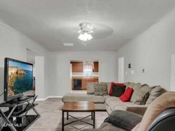 5th image of 522 Val Verde St