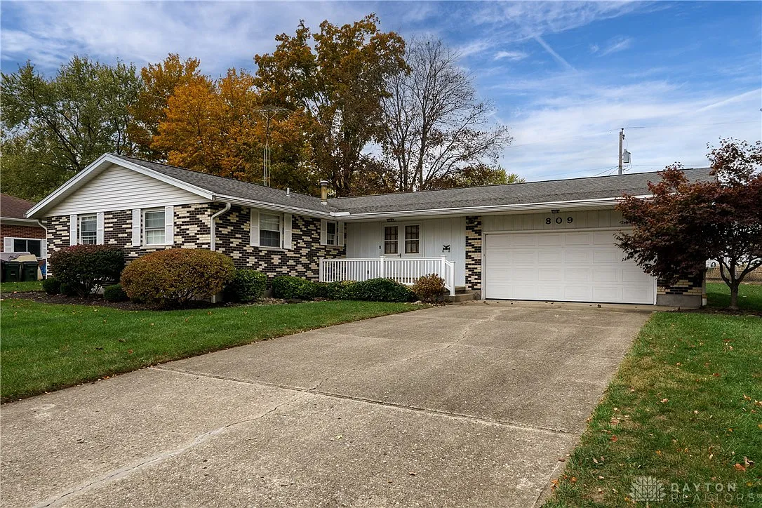 809 Bonnycastle Ave photo 1
