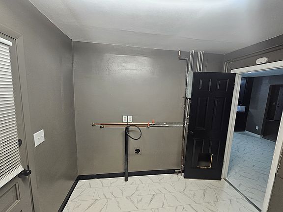 4th image of 1221 Northdale Ave
