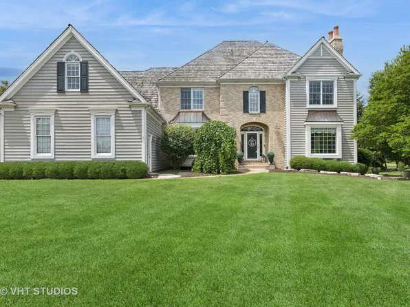 5609 Farmbrook Ln, Crystal Lake, IL 60014