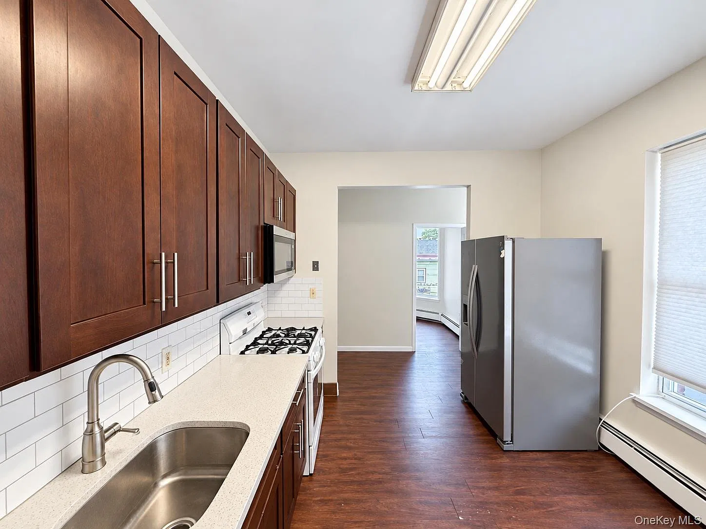 3 bed, 1.5 bath, 1100 sqft, $2,000 — Photo 3