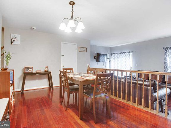 3rd image of 4515 Blue Jay Ct