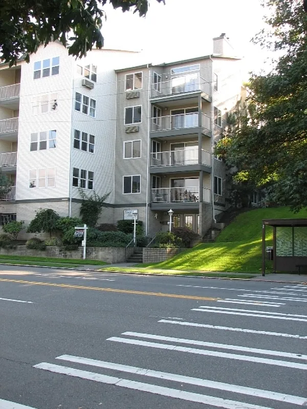 2 bed, 2.0 bath, 1119 sqft, $2,650 — Photo 2