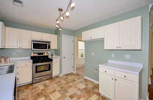 4th image of 1155 Primrose Dr