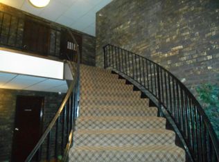 820 Elder Rd APT 208, Homewood, IL 60430