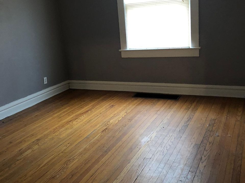 1st image of 1011 S 21st St