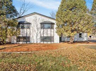 1759 Peltier Lake Dr, Centerville, MN 55038