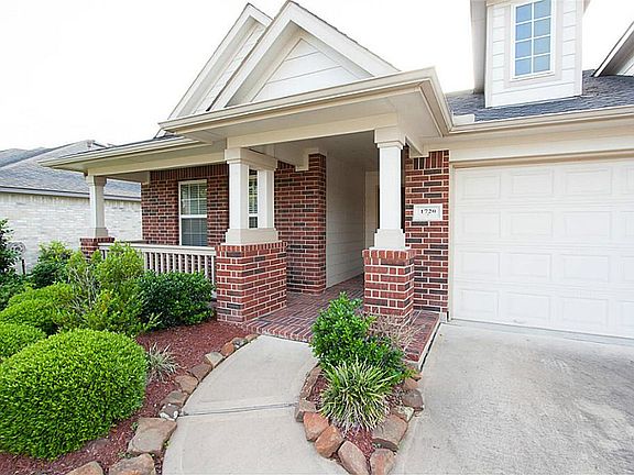 2nd image of 1720 Foxglove Dr