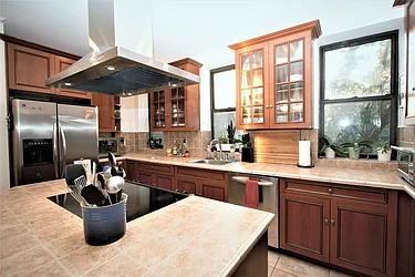 Rented by R New York