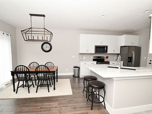 4th image of 8610 Hackamore Dr