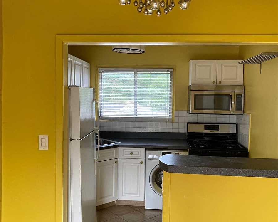 1st image of 1079 Fenwood Dr APT 3