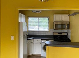 1079 Fenwood Dr APT 3, Valley Stream, NY 11580