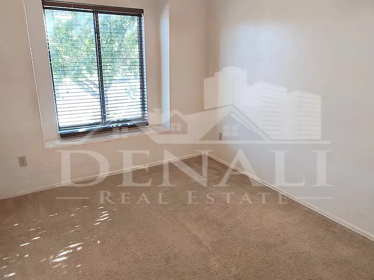 2155 E Calle Gran Desierto — Photo 9