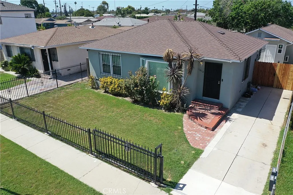 2 bed, 844 sqft, $3,050 — Photo 1