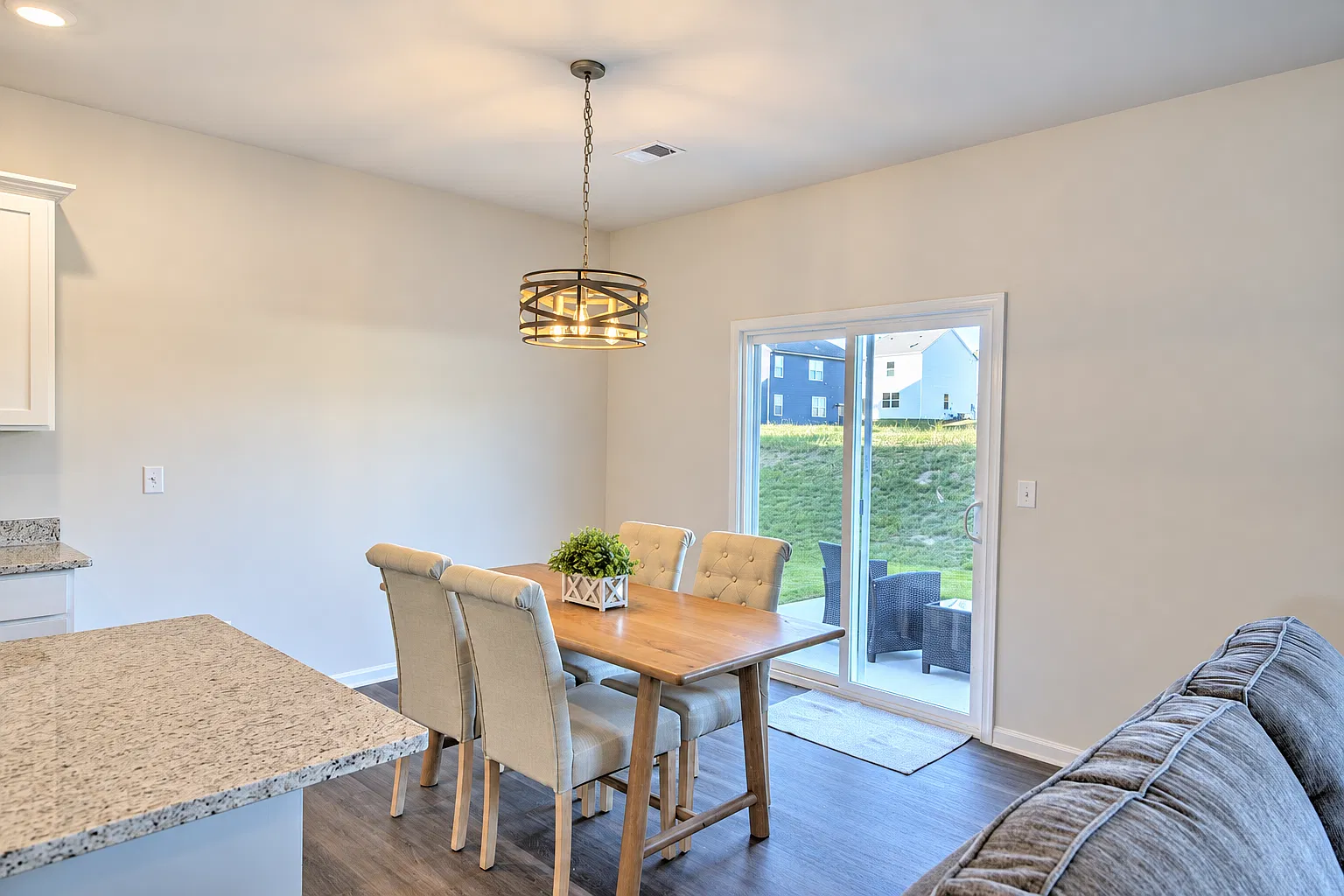 5 bed, 2511 sqft, $1,500 — Photo 4