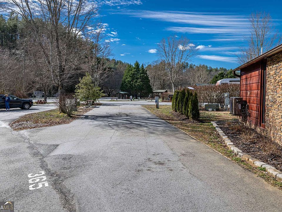 1st image of 365 River Vista Dr
