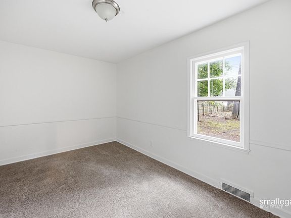 2nd image of 958 Ada Ave