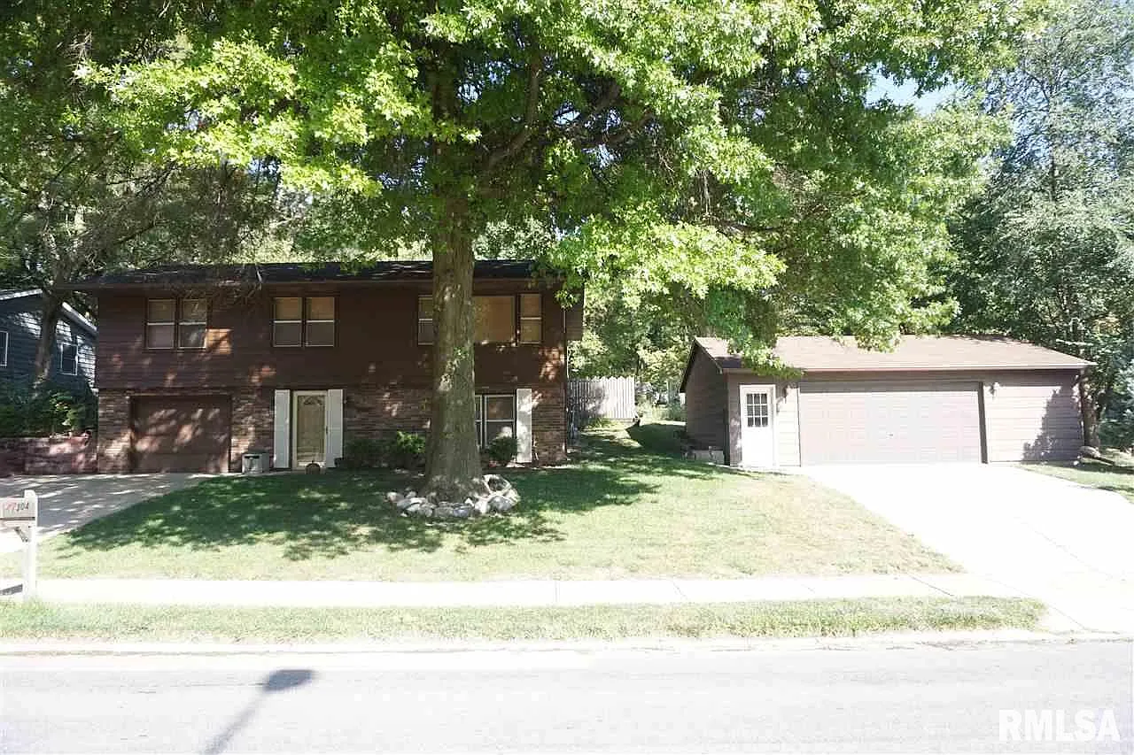 1304 Parkway Dr photo 1