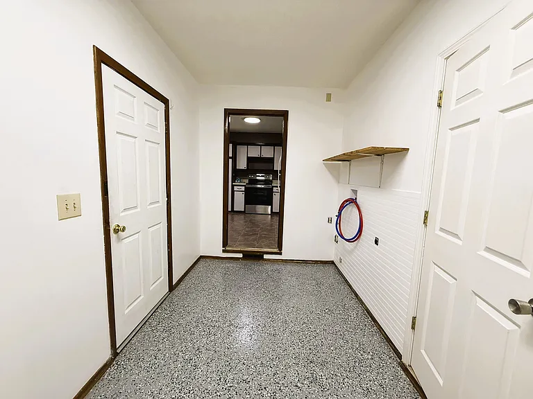 3147 S Gordon Ave — Photo 10
