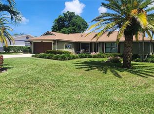 521 Whitewater Way, Naples, FL 34112
