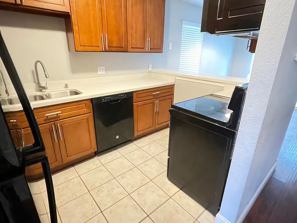 1st image of 117 El Capitan Ln #117