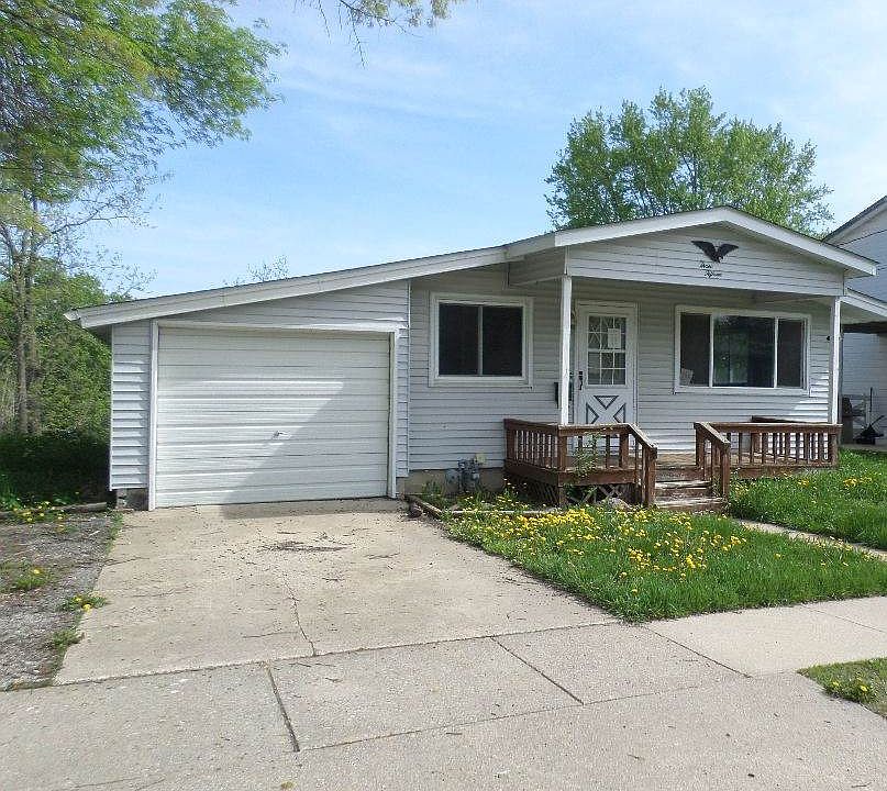 1st image of 315 E Elm St