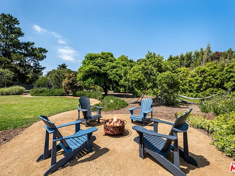 28925 Cliffside Dr — Photo 5