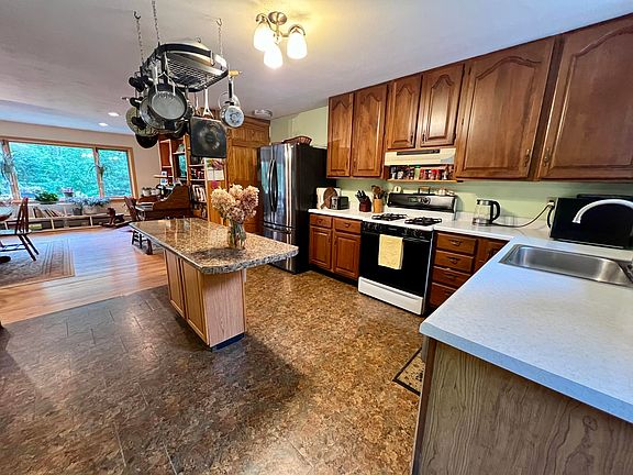 5th image of 15 Goodridge Drive